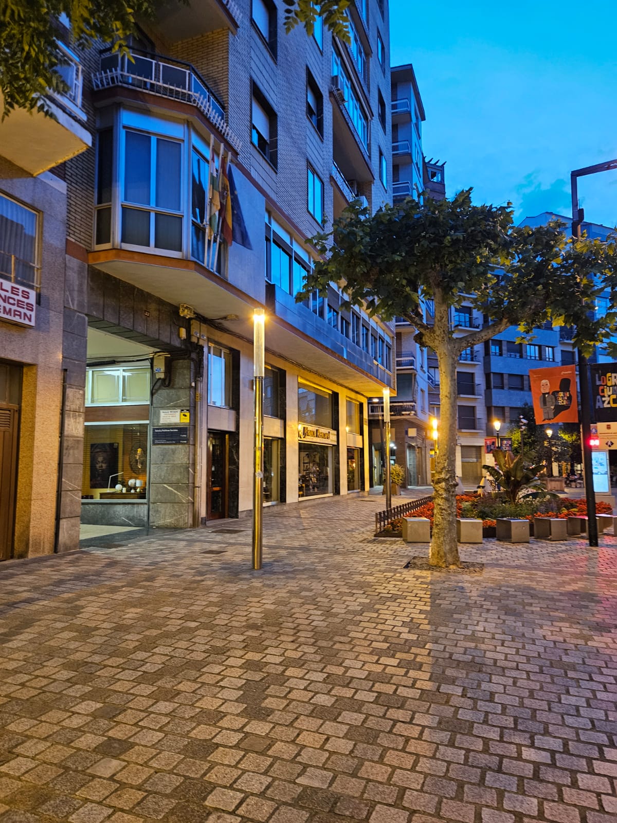 Imagen Logroño revitaliza el Casco Antiguo con una nueva iluminación LED que mejora la visibilidad y reduce el consumo de energía